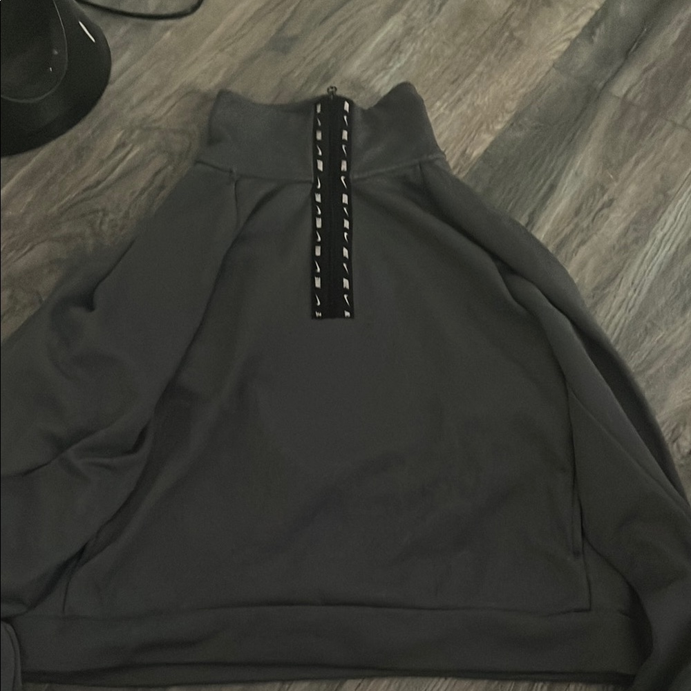 Chic Black High-Neck Sweatshirt with Back Zipper